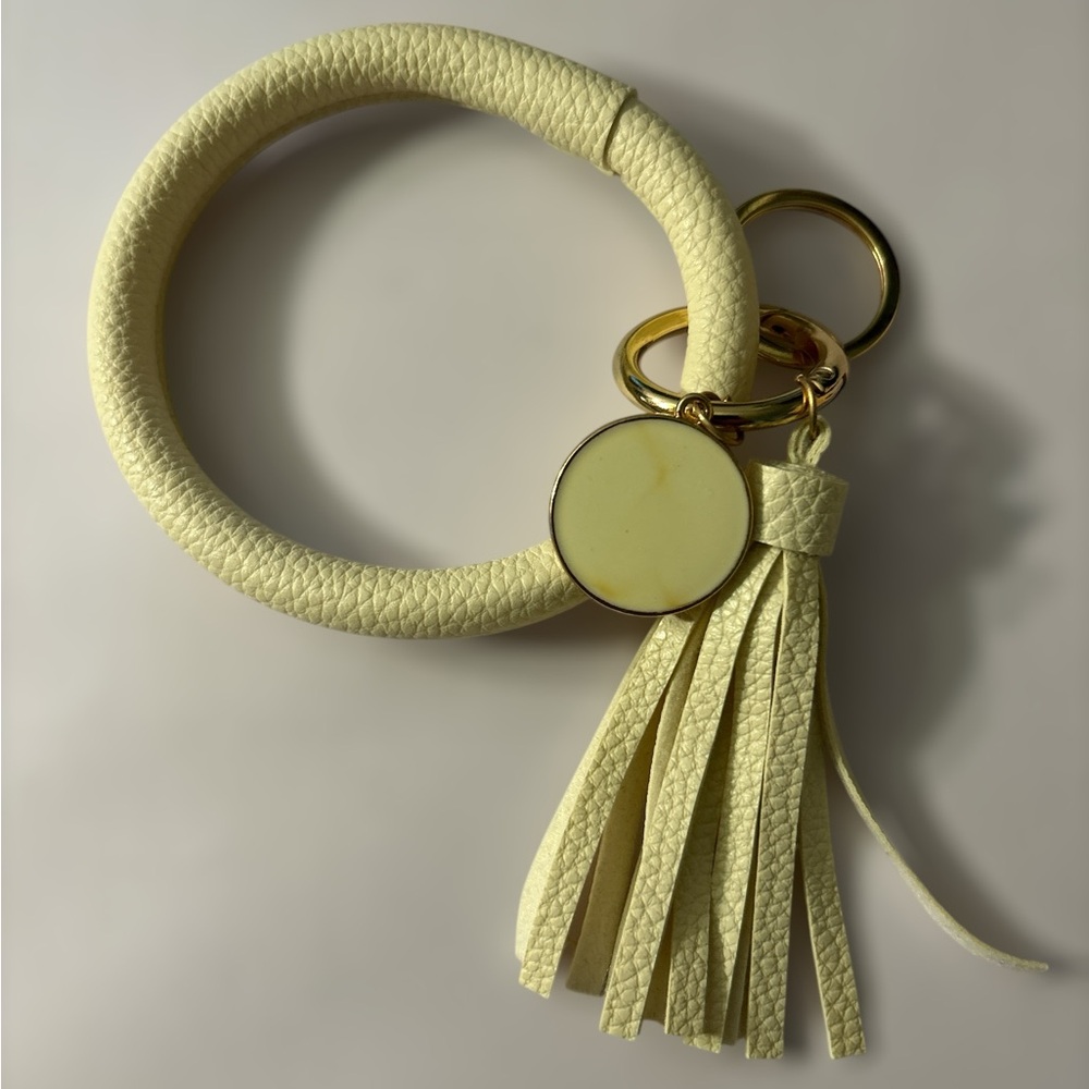 Elegant Cream‎ Keychain Bracelet
